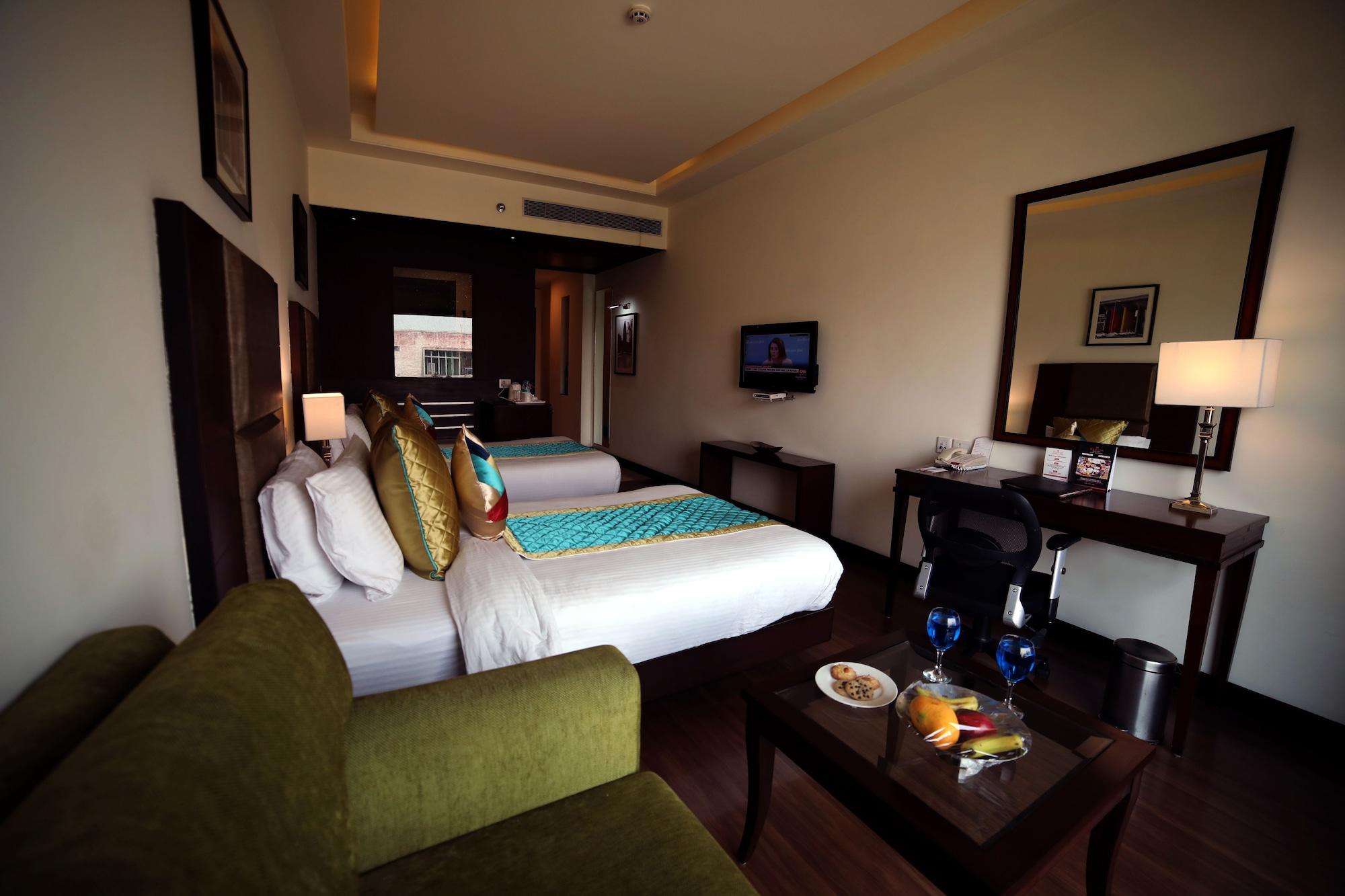 รามาดา บาย วินด์แฮม ชลันธร ซิตี้เซ็นเตอร์ Hotel ชลันธระ ภายนอก รูปภาพ