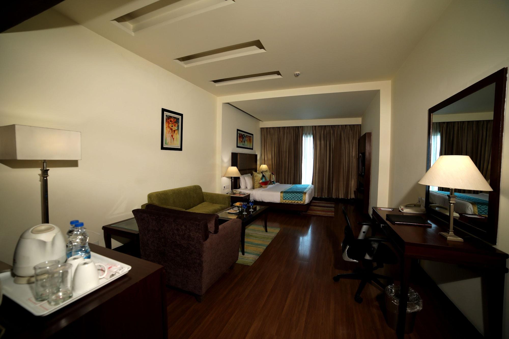 รามาดา บาย วินด์แฮม ชลันธร ซิตี้เซ็นเตอร์ Hotel ชลันธระ ภายนอก รูปภาพ