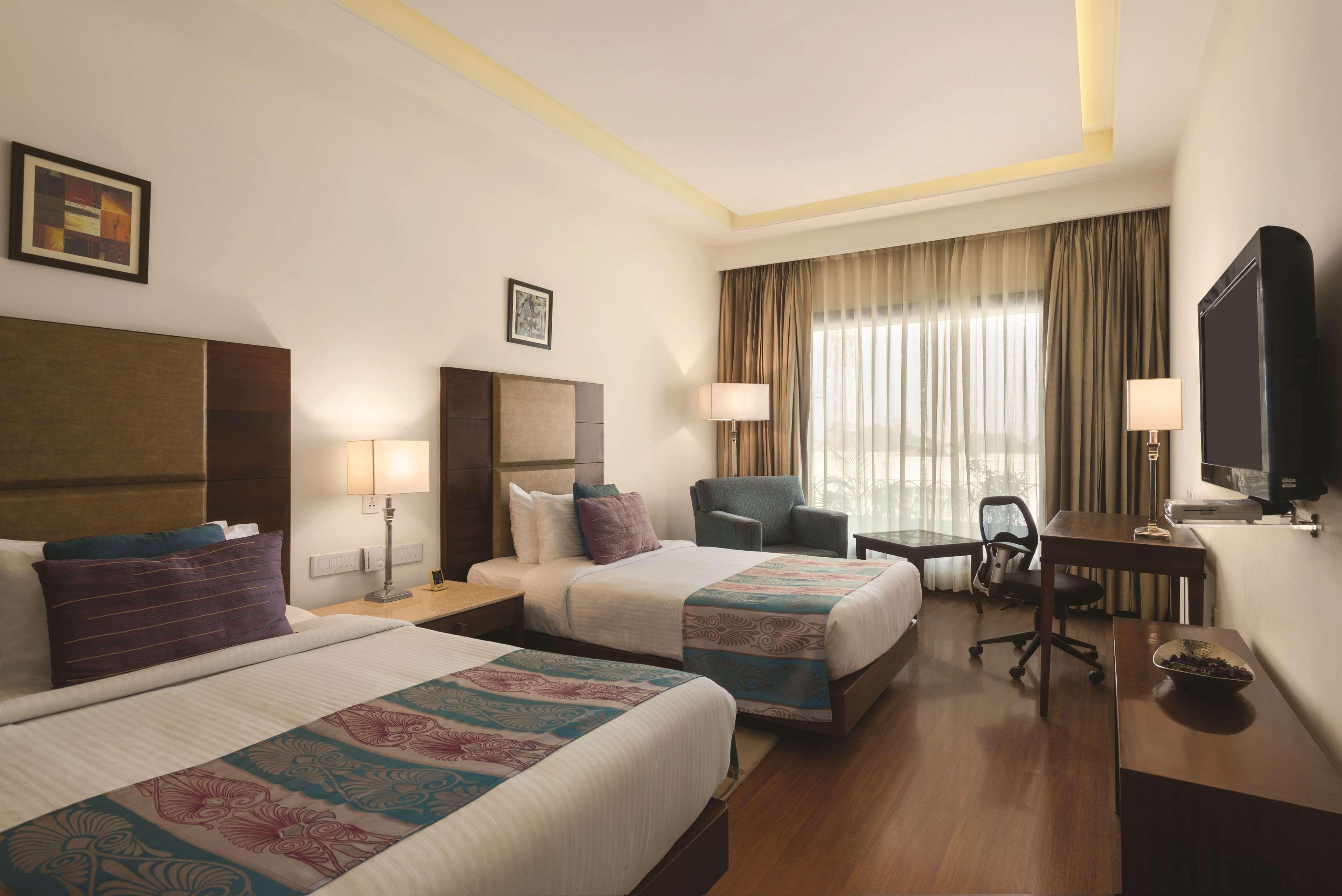 รามาดา บาย วินด์แฮม ชลันธร ซิตี้เซ็นเตอร์ Hotel ชลันธระ ภายนอก รูปภาพ