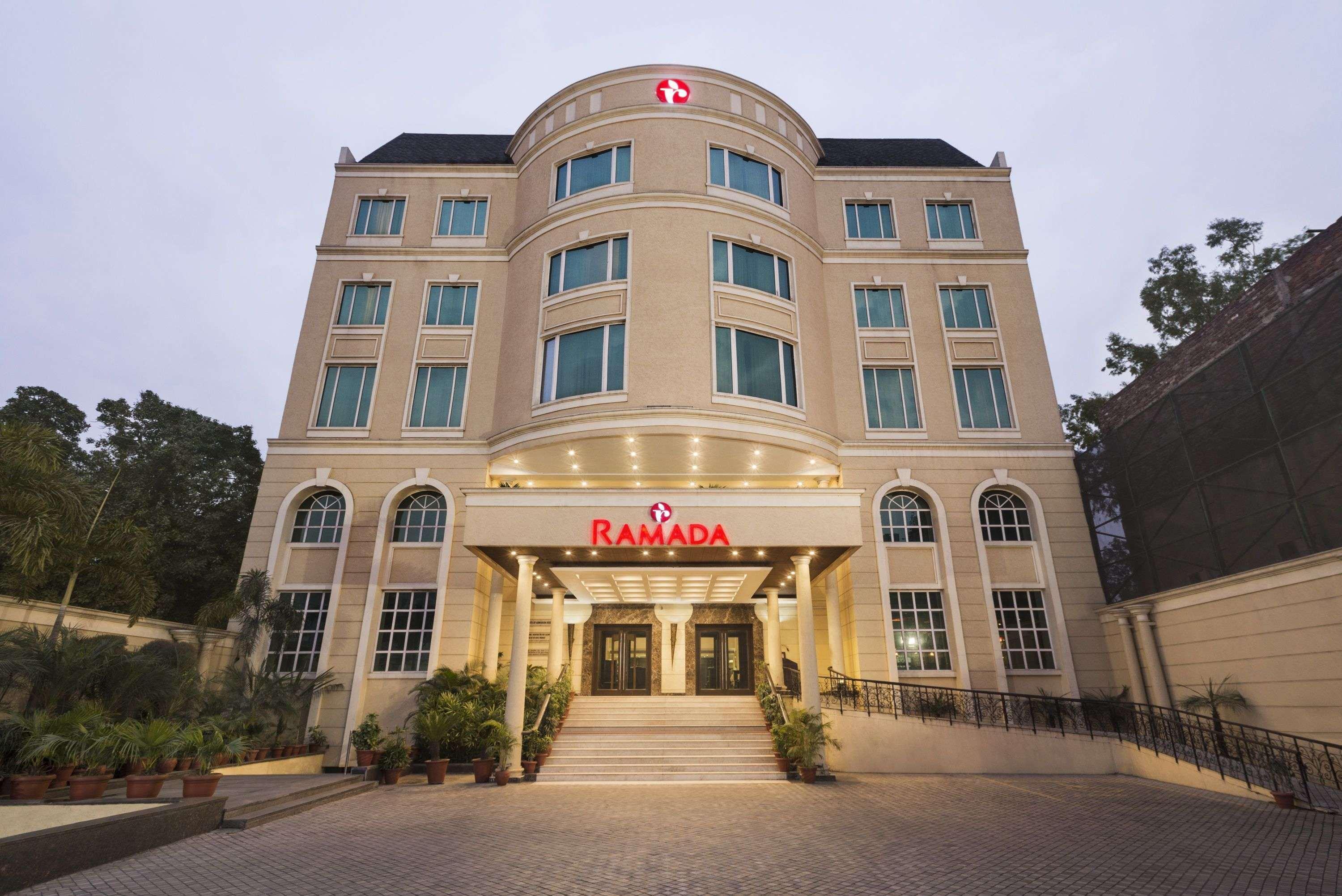 รามาดา บาย วินด์แฮม ชลันธร ซิตี้เซ็นเตอร์ Hotel ชลันธระ ภายนอก รูปภาพ