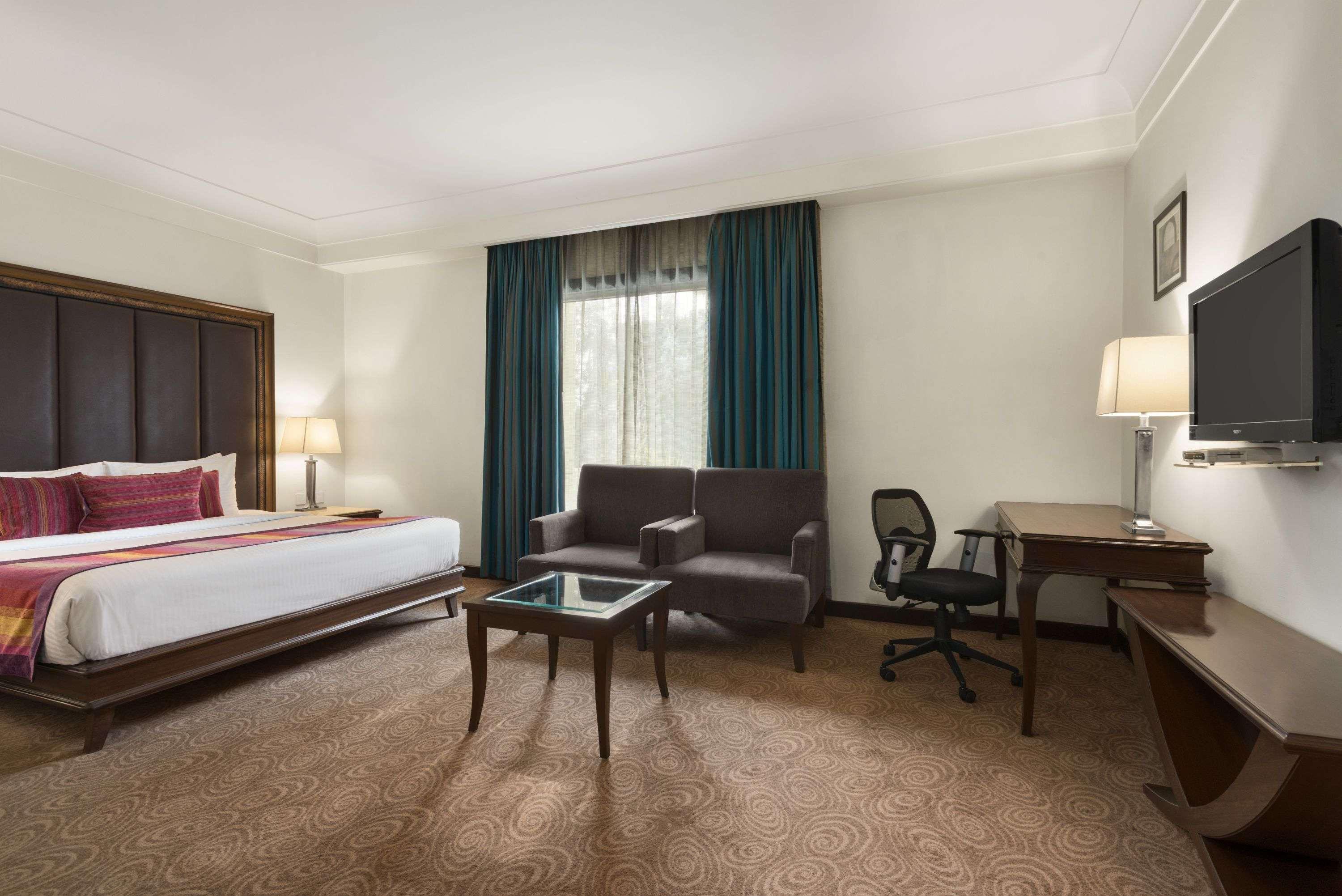 รามาดา บาย วินด์แฮม ชลันธร ซิตี้เซ็นเตอร์ Hotel ชลันธระ ภายนอก รูปภาพ