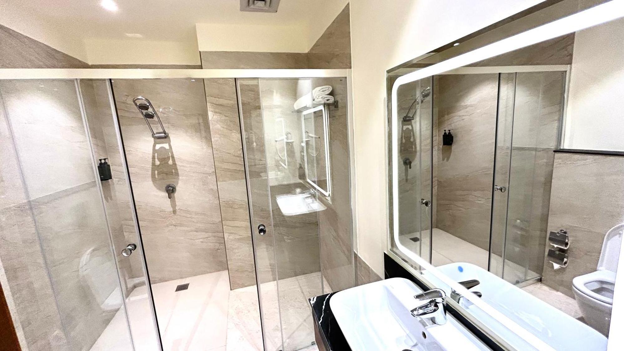 รามาดา บาย วินด์แฮม ชลันธร ซิตี้เซ็นเตอร์ Hotel ชลันธระ ภายนอก รูปภาพ